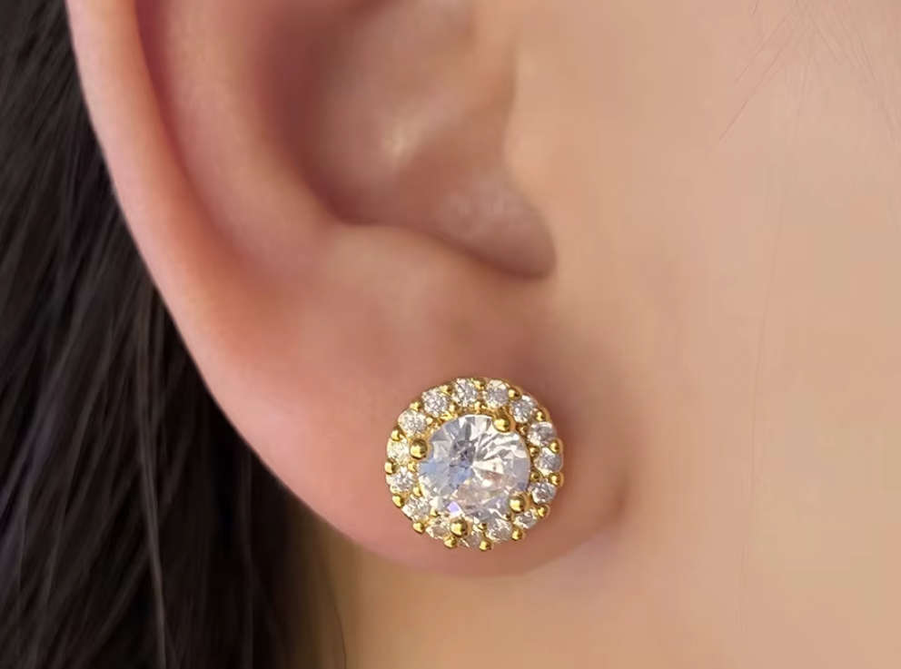 Elegant Gold-Plated Stud Earrings Sparkling Round Cubic Zirconia – 925 Sterling Silver