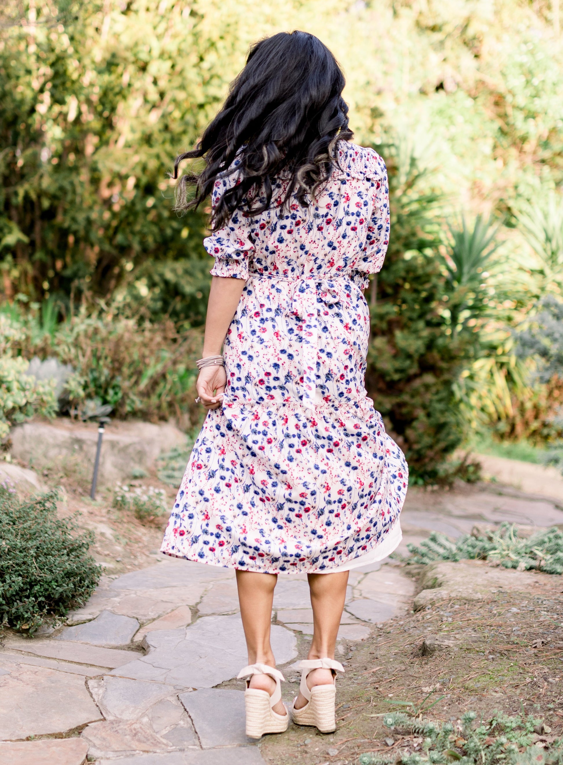 Chloe Floral Midi Dress Large Chloe Floral Midi Dress Large