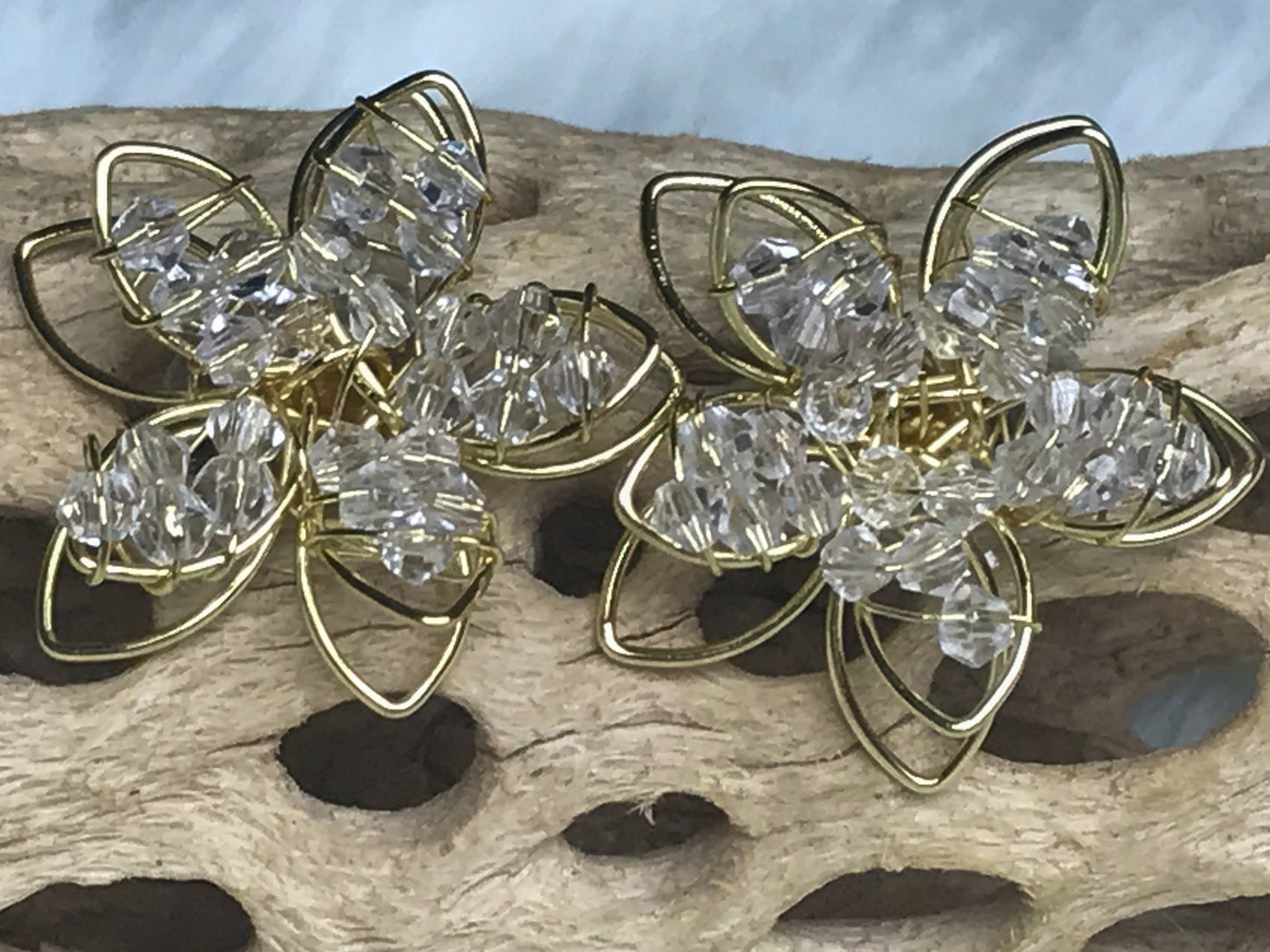 CRYSTAL FLOWER STUD EARRINGS