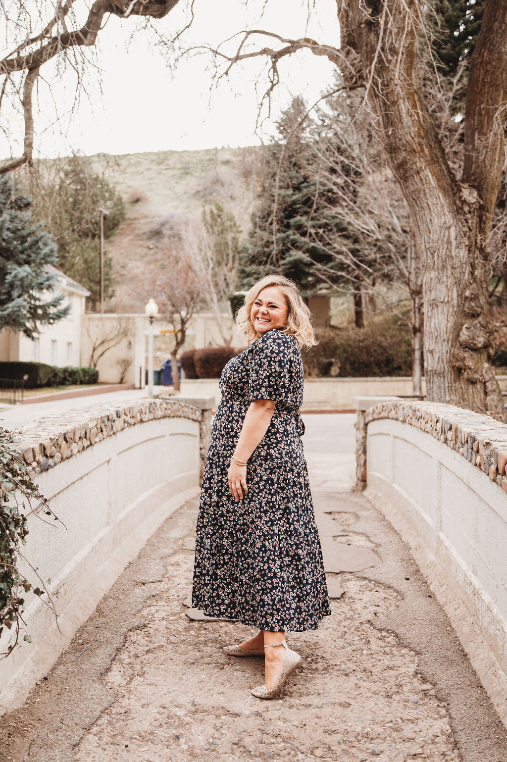 Constance Women Midi Navy Floral Dress X-Large Constance Women Midi Navy Floral Dress X-Large